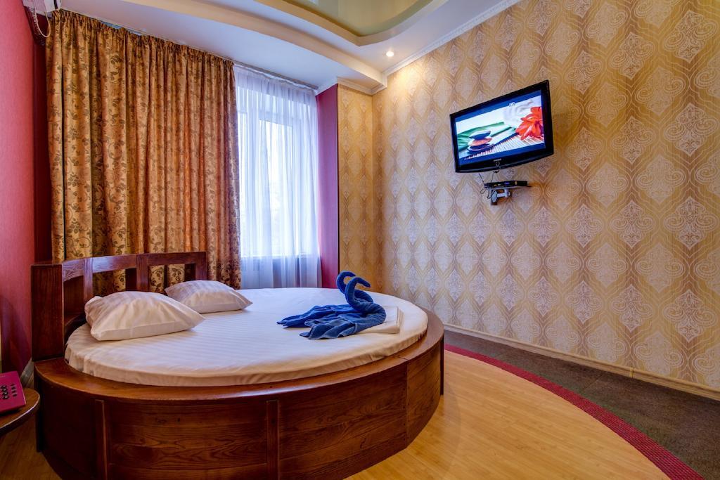 Bansay Hotel Dnyipropetrovszk Szoba fotó