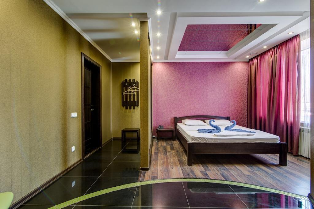 Bansay Hotel Dnyipropetrovszk Kültér fotó